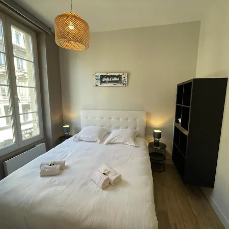 Apartament Khan Yourhosthelper Caen